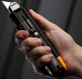 SCRAPER UTILITY KNIFE W/5 BLADES